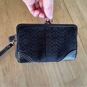 Coach Vintage Kisslock Wristlet Soho Mini Signature Black Jacquard Leather